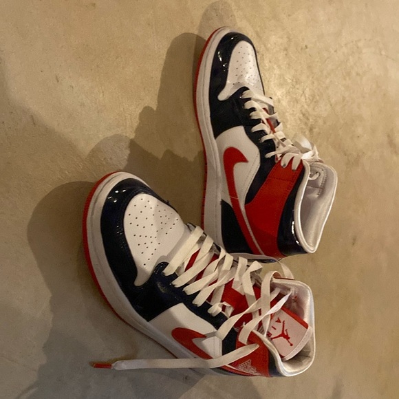 Jordan Shoes - Women’s High Top Jordans